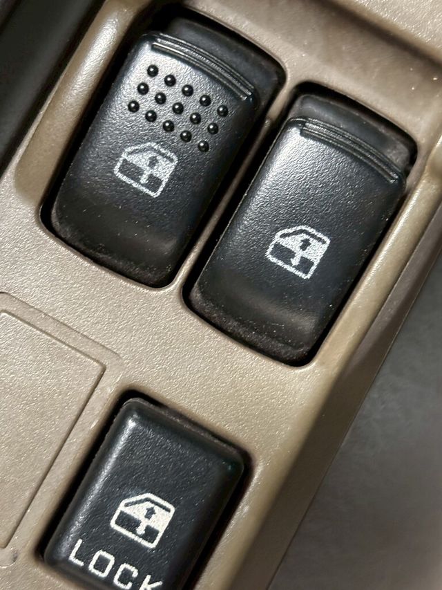 MITSUBISHI三菱 CANTER  第8張相片