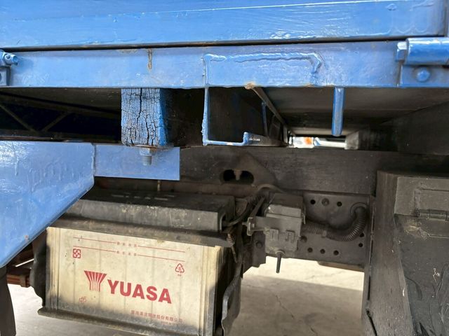 MITSUBISHI三菱 CANTER  第14張相片