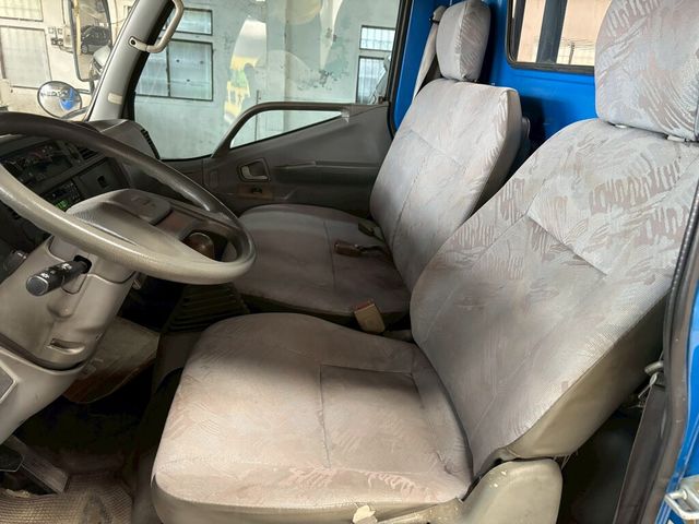 MITSUBISHI三菱 CANTER  第15張相片