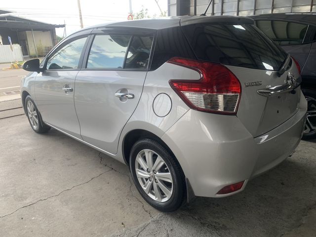 TOYOTA豐田 YARIS  第2張相片