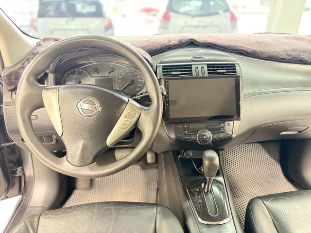 NISSAN日產 TIIDA  第5張相片