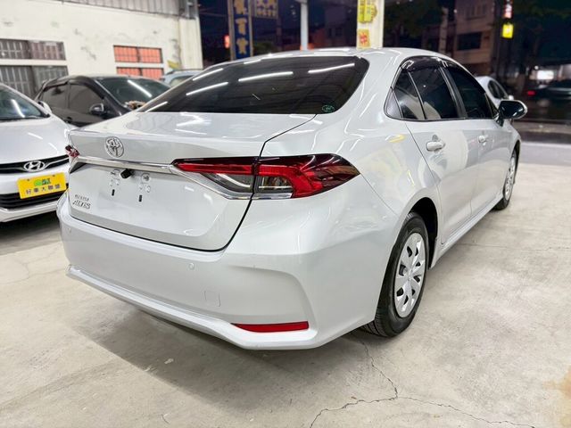 TOYOTA豐田 ALTIS  第2張相片