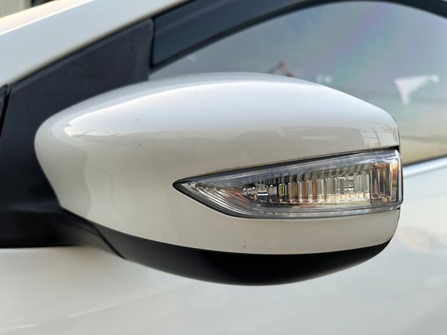 NISSAN日產 TIIDA  第15張相片