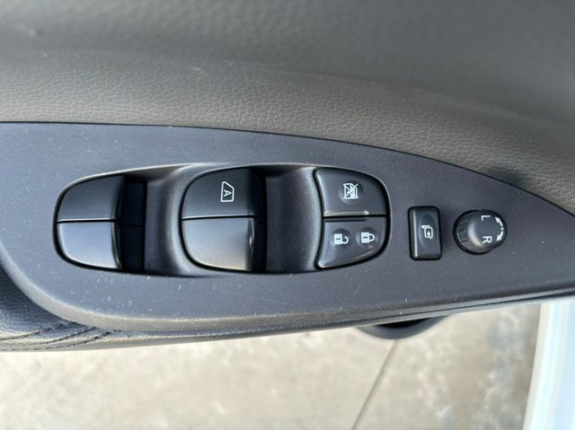 NISSAN日產 TIIDA  第18張相片