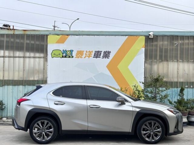 LEXUS凌志 UX200  第9張相片