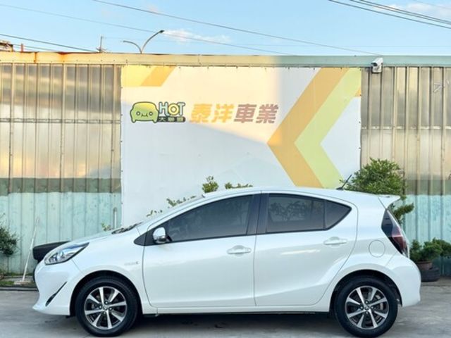 TOYOTA豐田 PRIUS C  第8張相片