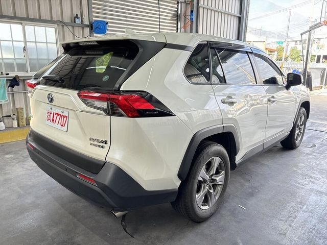 TOYOTA豐田 RAV4  第2張相片