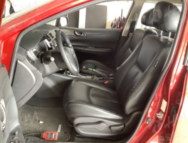 NISSAN日產 TIIDA  第6張相片