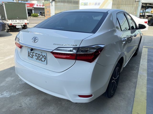TOYOTA豐田 ALTIS  第2張相片