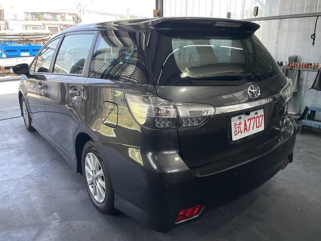 TOYOTA豐田 WISH  第2張相片