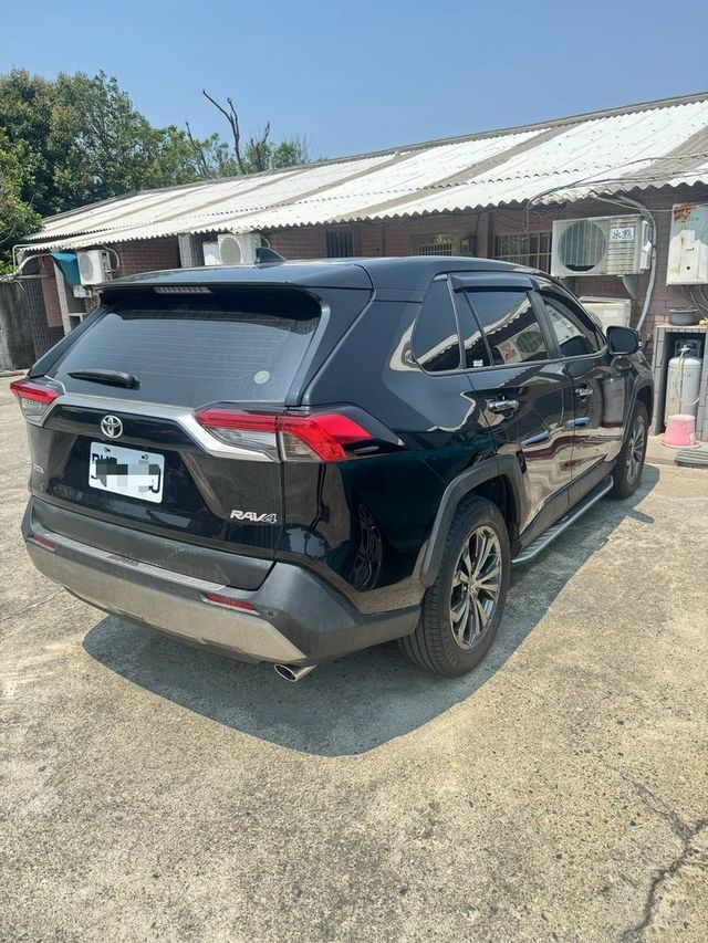 TOYOTA豐田 RAV4  第3張相片