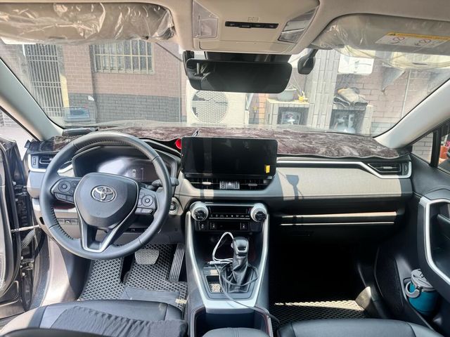 TOYOTA豐田 RAV4  第5張相片