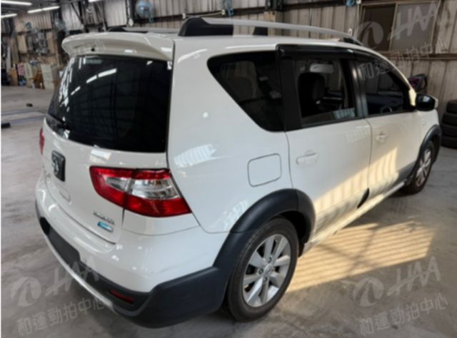 NISSAN日產 LIVINA  第2張相片