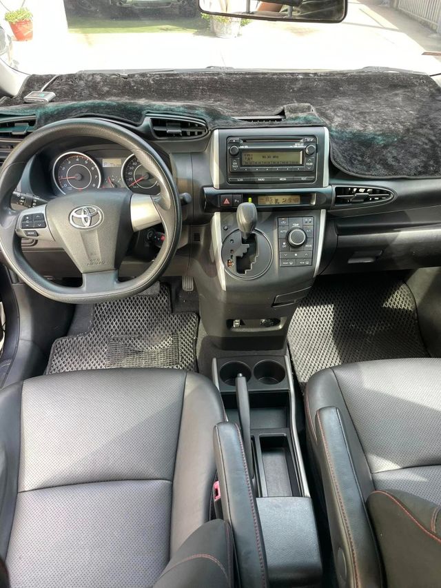 TOYOTA豐田 WISH  第3張相片