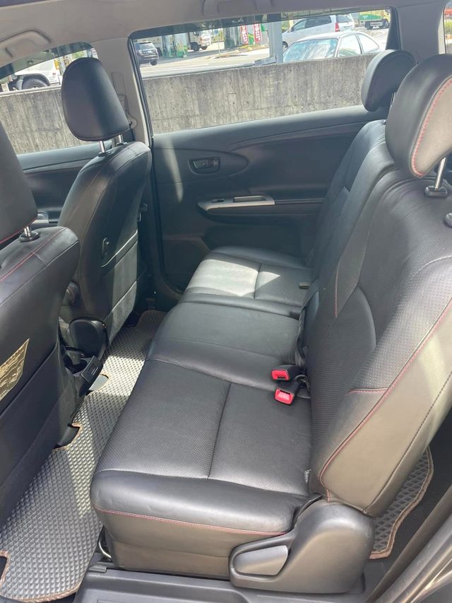 TOYOTA豐田 WISH  第5張相片