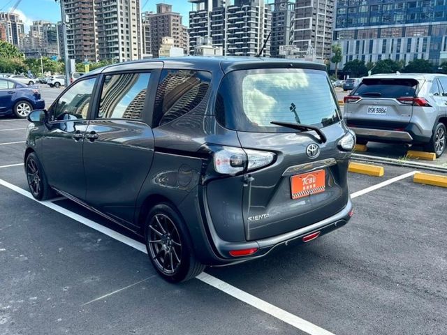 Toyota SIENTA  第7張相片