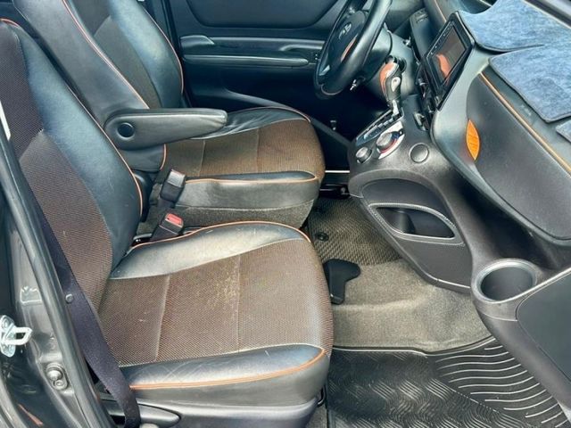 Toyota SIENTA  第12張相片
