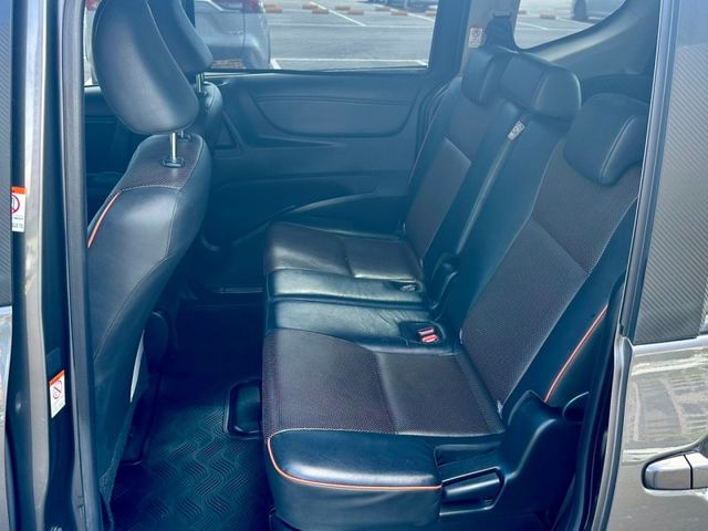 Toyota SIENTA  第13張相片