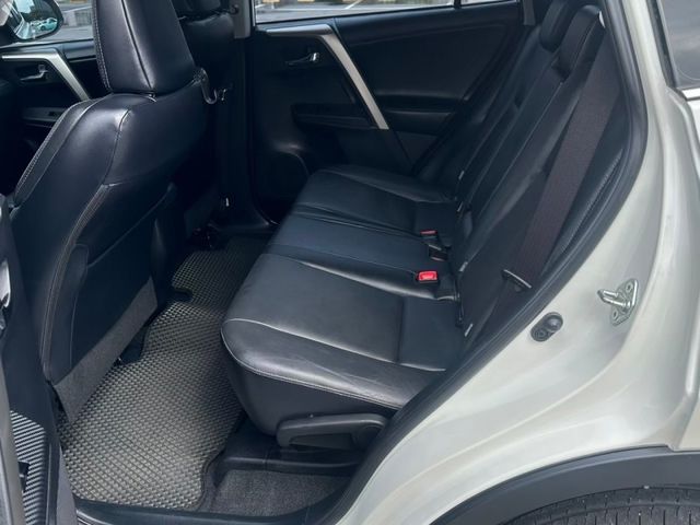 Toyota RAV4  第8張相片