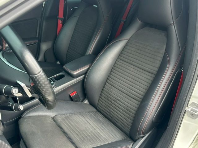 Mercedes-Benz/賓士 A-CLASS  第12張相片