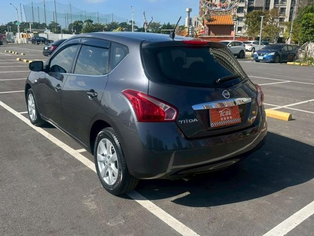 Nissan Tiida  第8張相片