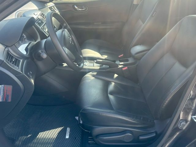 Nissan Tiida  第11張相片