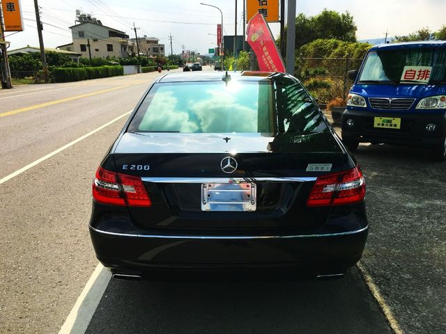 M-BENZ賓士 E200  第4張相片