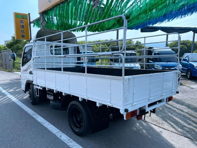 MITSUBISHI三菱 CANTER  第3張相片