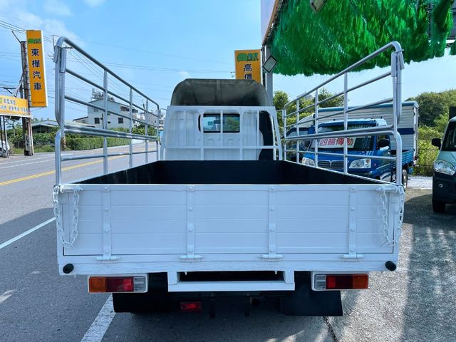 MITSUBISHI三菱 CANTER  第4張相片