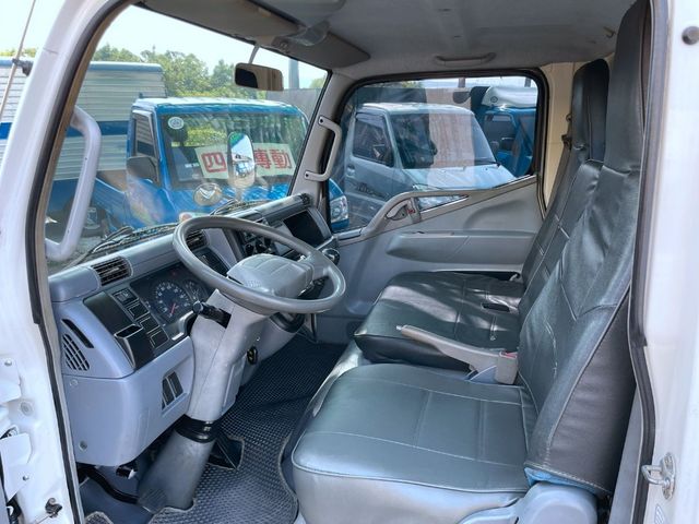 MITSUBISHI三菱 CANTER  第6張相片