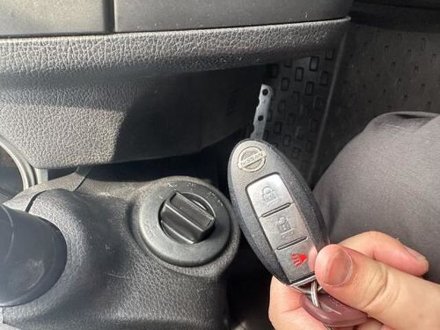 NISSAN日產 TIIDA  第17張相片
