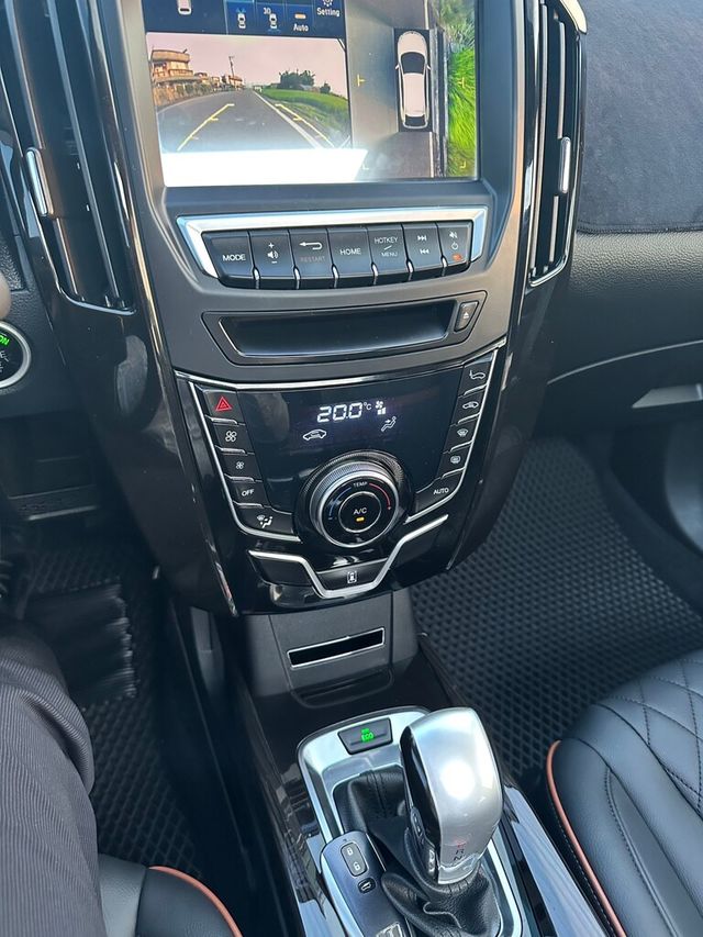 LUXGEN納智捷 U6 TURBO  第17張相片