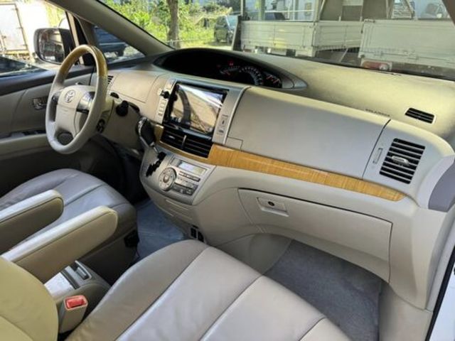 TOYOTA豐田 PREVIA  第7張相片