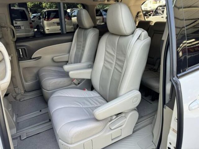TOYOTA豐田 PREVIA  第11張相片