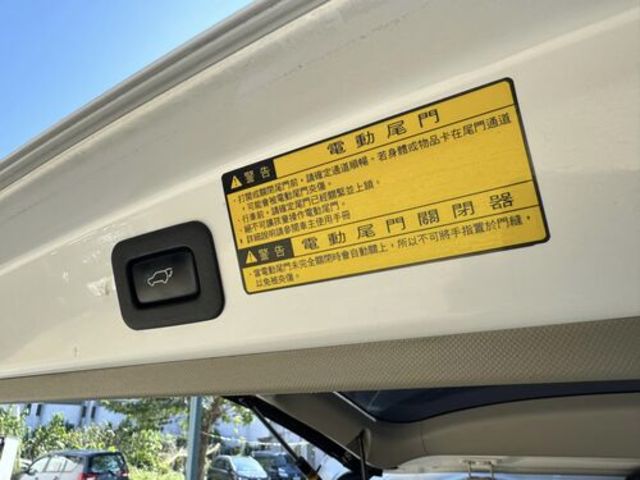 TOYOTA豐田 PREVIA  第19張相片