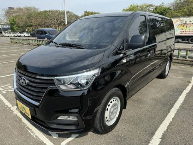 HYUNDAI現代 STAREX  第1張相片