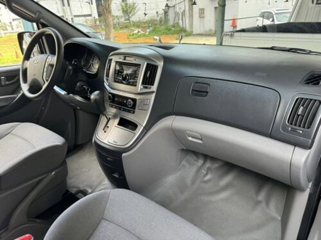HYUNDAI現代 STAREX  第7張相片
