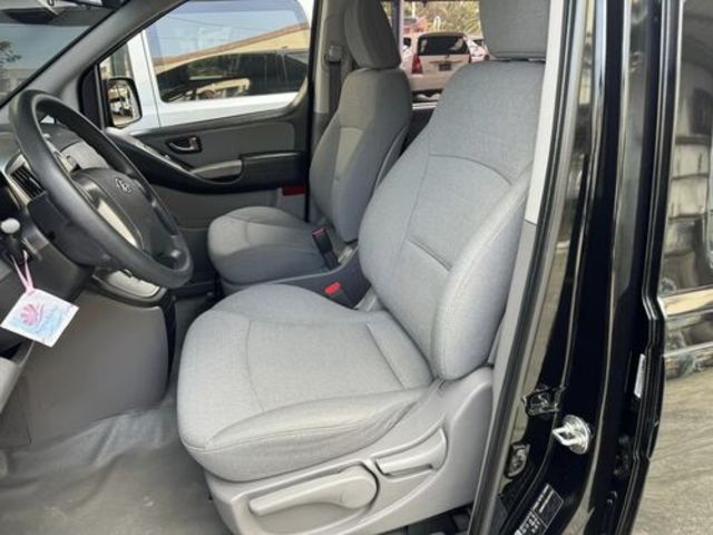 HYUNDAI現代 STAREX  第9張相片