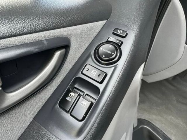 HYUNDAI現代 STAREX  第16張相片