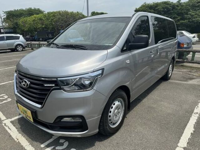 HYUNDAI現代 STAREX  第1張相片
