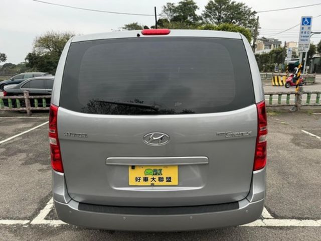 HYUNDAI現代 STAREX  第3張相片