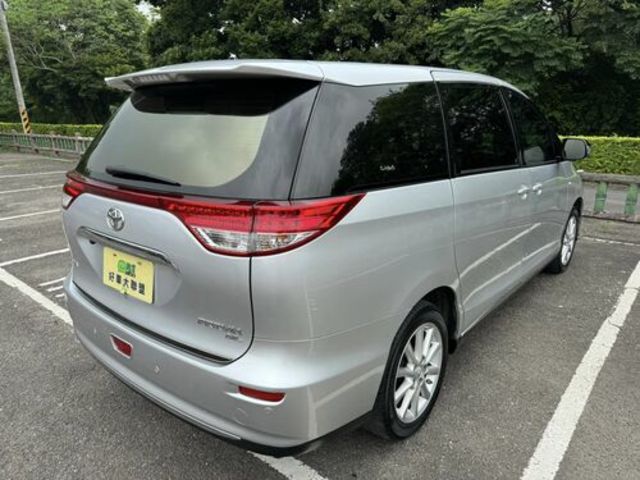 TOYOTA豐田 PREVIA  第2張相片