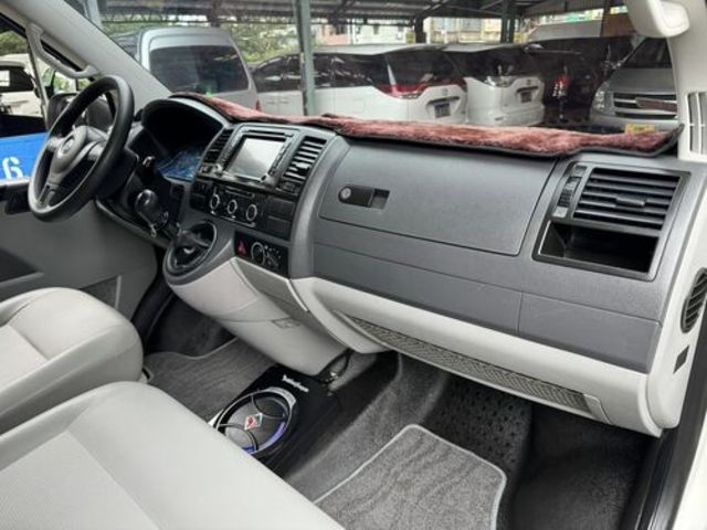 VOLKSWAGEN福斯 T5  第4張相片