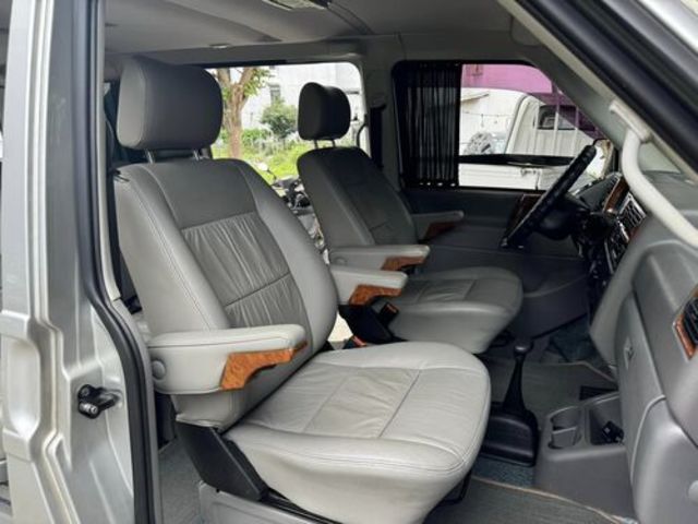 VOLKSWAGEN福斯 T4 CARAVELLE VR6  第5張相片