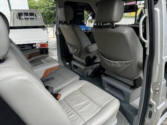 VOLKSWAGEN福斯 T4 CARAVELLE VR6  第7張相片