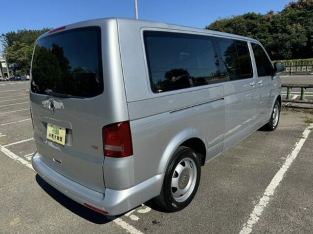 VOLKSWAGEN福斯 T5 CARAVELLE  第4張相片