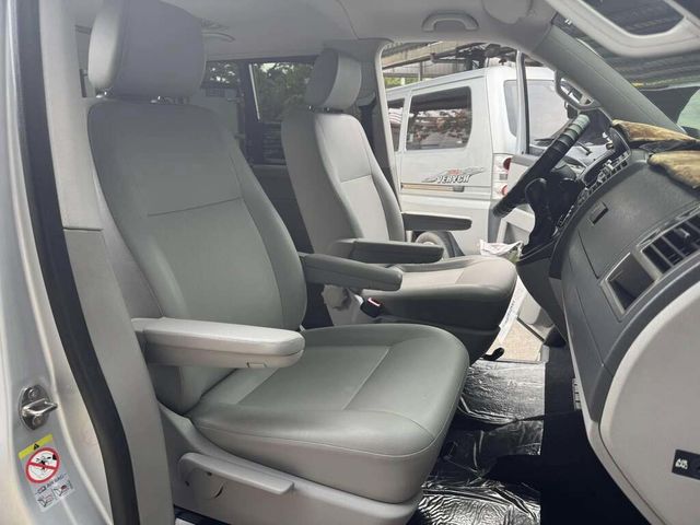 VOLKSWAGEN福斯 T5 CARAVELLE  第9張相片
