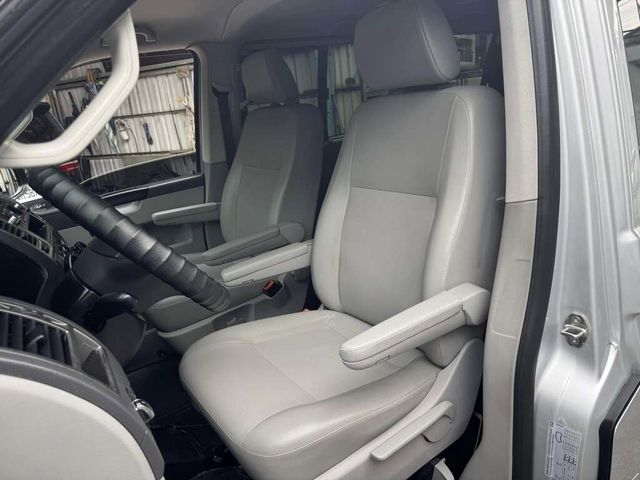 VOLKSWAGEN福斯 T5 CARAVELLE  第10張相片