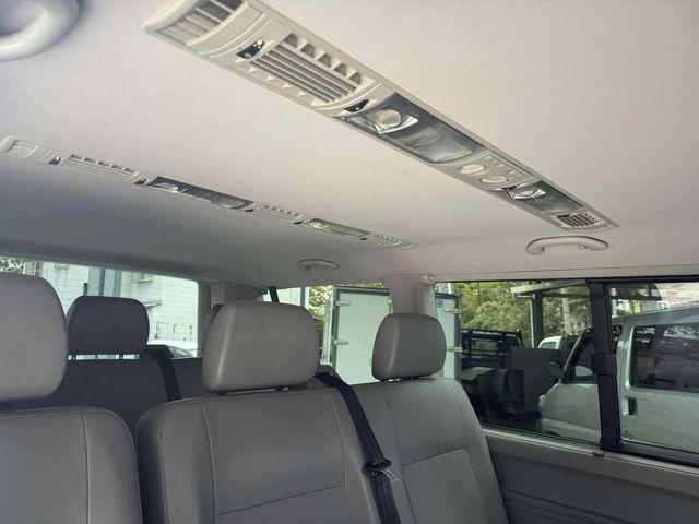 VOLKSWAGEN福斯 T5 CARAVELLE  第15張相片