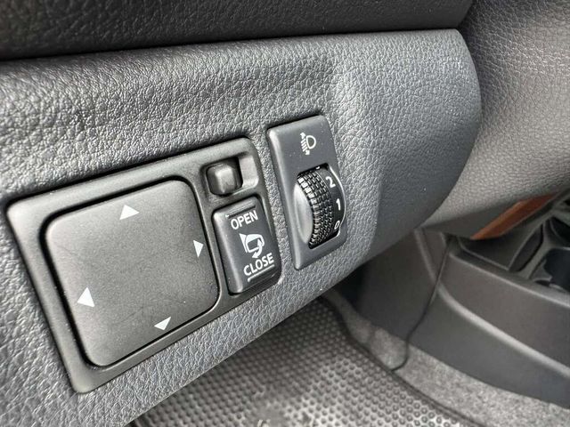 NISSAN日產 LIVINA  第4張相片